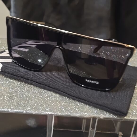 Quay Australia Nightfall Remixed Polarized Shield Flat Top Sunglasses main image 4
